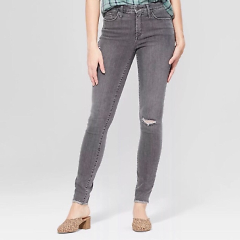 NWT Universal Thread Gray Distressed Skinny Jeans
